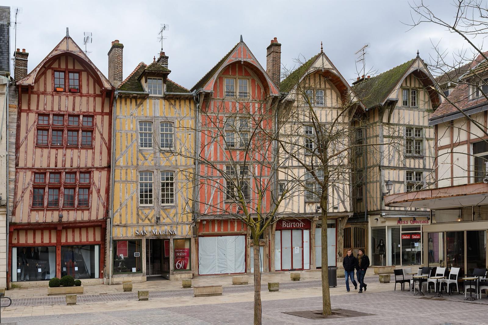 Les maisons à pans de bois colorées du centre historique de Troyes