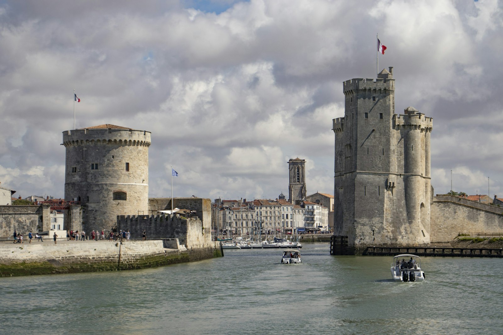 Le vieux port de La Rochelle et ses tours médiévales